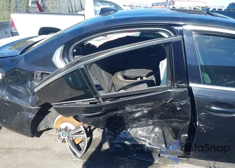 2021 BMW 330I z USA, uszkodzony, nr VIN 3MW5R1J06M8B94963